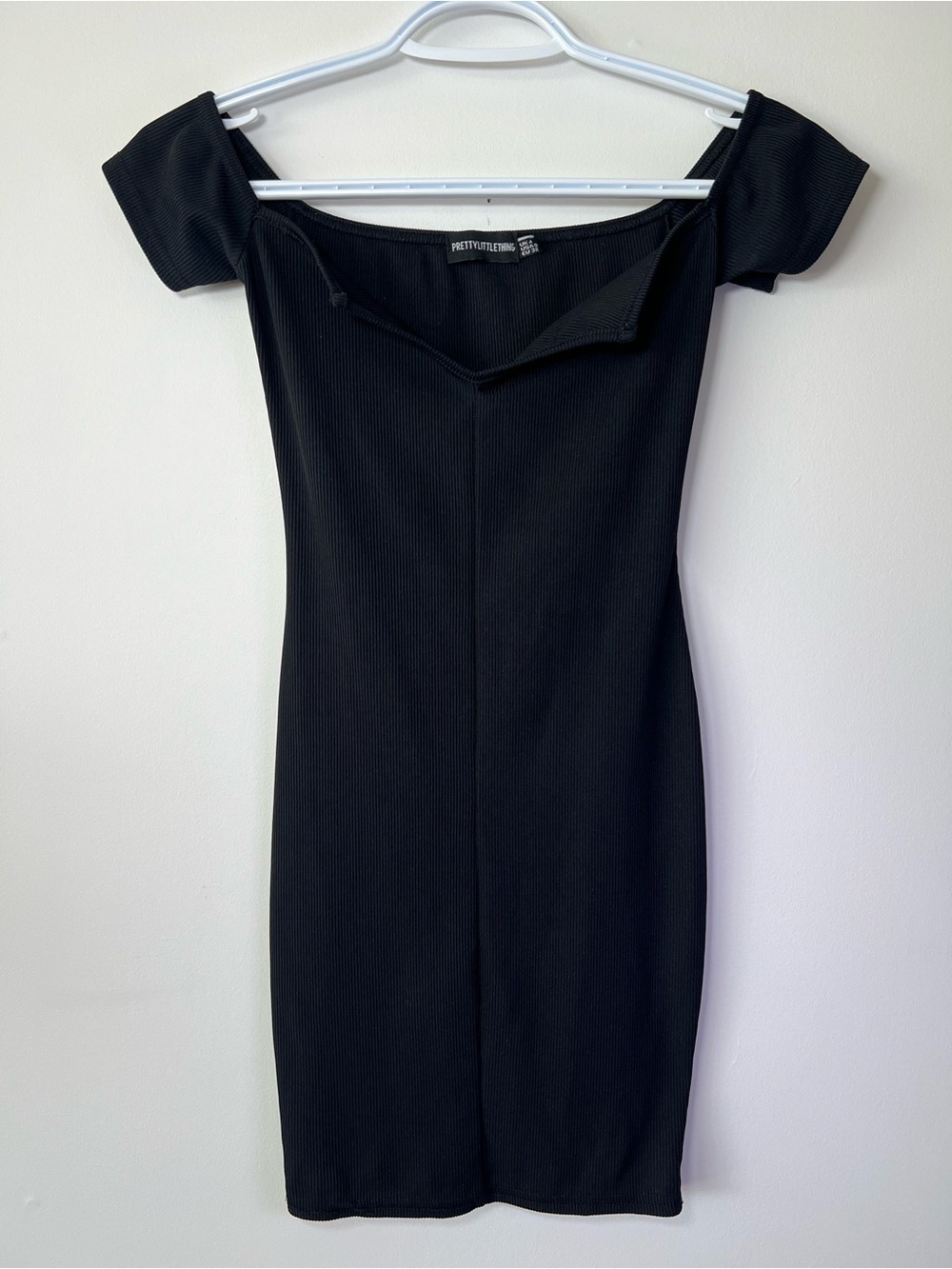 PrettyLittleThing Black Women’s Size 0 Off-the-Shoulder Chic Ribbed Mini Dress